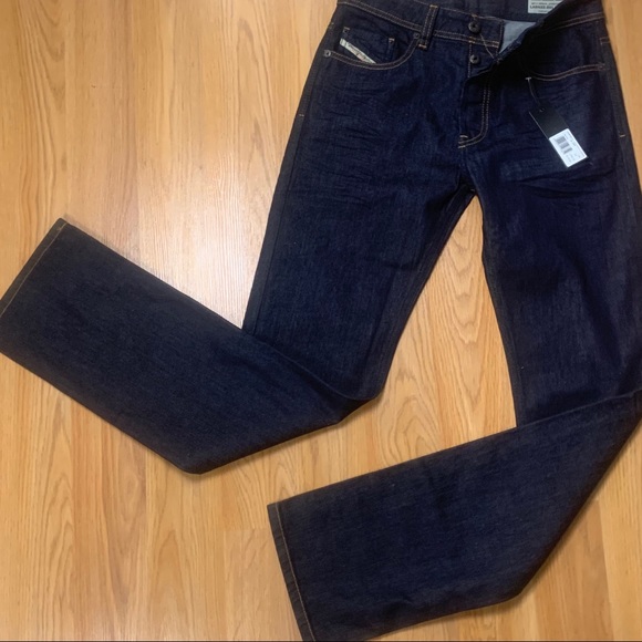 Diesel straight leg blue jeans. - Picture 1 of 5